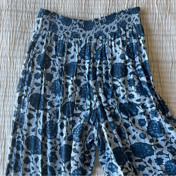 Free People Medium Lady Lady Printed Blue Cropped Pants - Picture 8 of 8